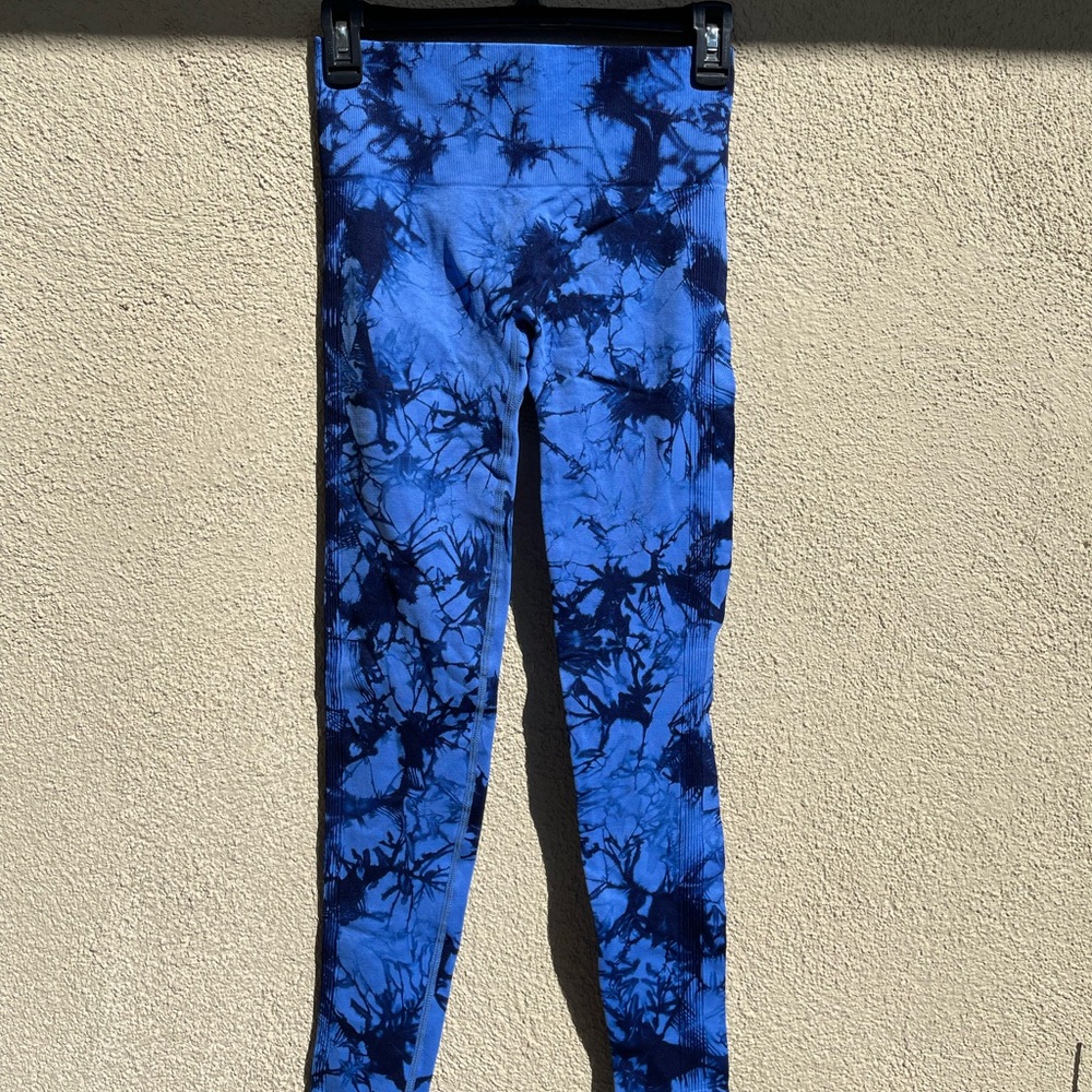 Tie dye scrunch leggings